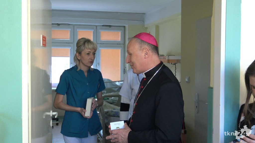 Biskup radomski odwiedził konecki szpital z okazji Światowego Dnia Chorego [wideo, zdjęcia]