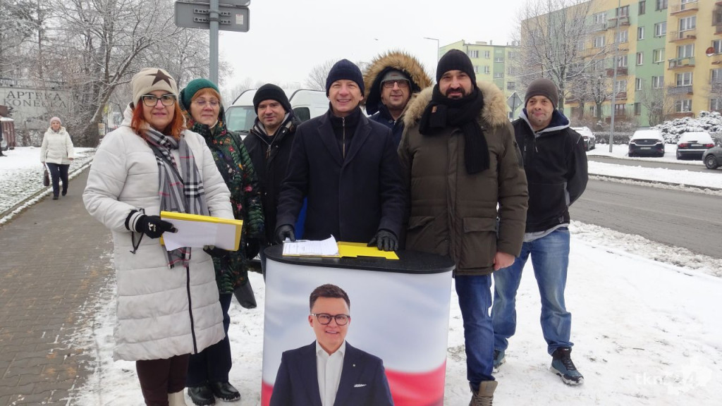 W Końskich przekonywali do poparcia Szymona Hołowni [wideo, zdjęcia]