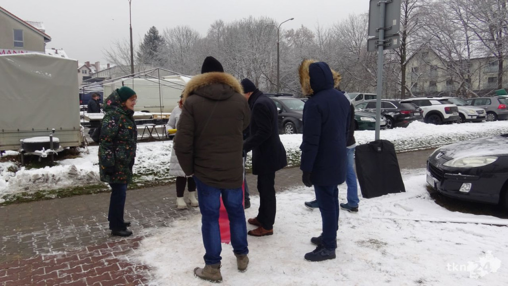 W Końskich przekonywali do poparcia Szymona Hołowni [wideo, zdjęcia]