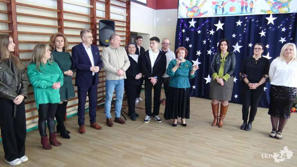 Ponad 160 dzieci bawiło się na integracyjnym balu w Końskich [wideo, zdjęcia]
