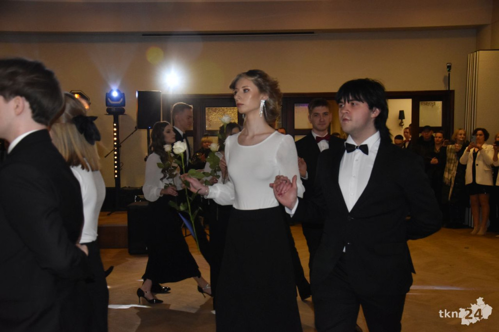 Maturzyści z Ekonomika bawili się podczas ostatniej studniówki w tym roku [wideo, zdjęcia]