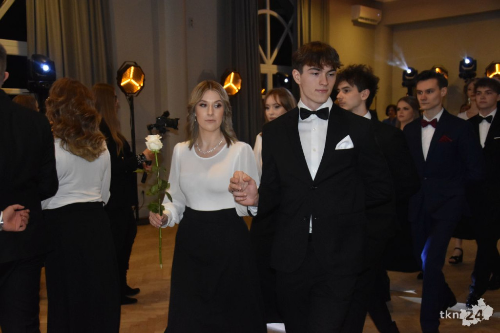 Maturzyści z Ekonomika bawili się podczas ostatniej studniówki w tym roku [wideo, zdjęcia]