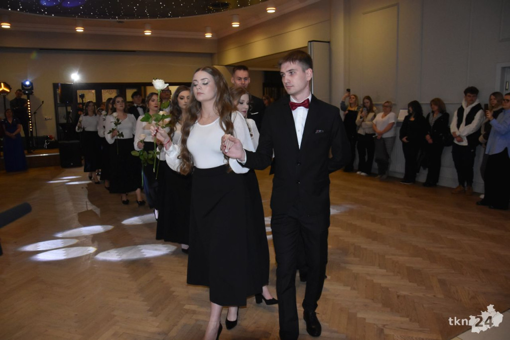 Maturzyści z Ekonomika bawili się podczas ostatniej studniówki w tym roku [wideo, zdjęcia]