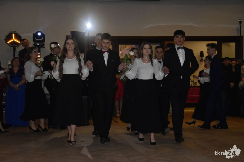 Maturzyści z Ekonomika bawili się podczas ostatniej studniówki w tym roku [wideo, zdjęcia]