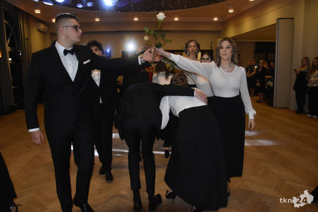 Maturzyści z Ekonomika bawili się podczas ostatniej studniówki w tym roku [wideo, zdjęcia]