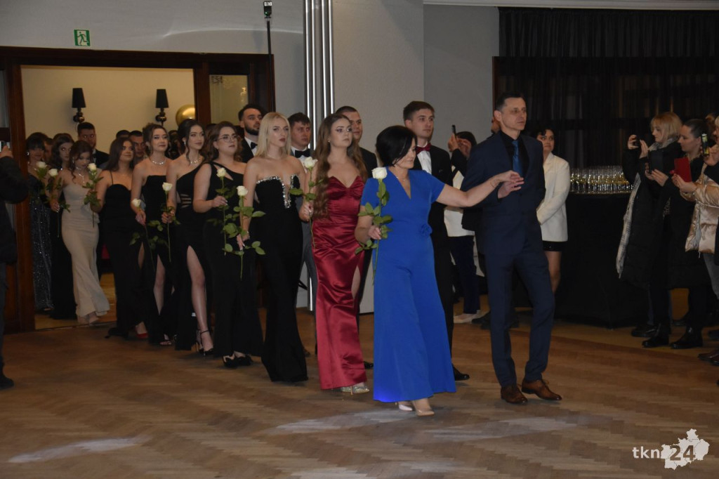 Maturzyści z Ekonomika bawili się podczas ostatniej studniówki w tym roku [wideo, zdjęcia]