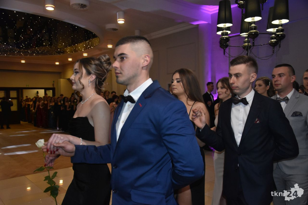 Maturzyści z Ekonomika bawili się podczas ostatniej studniówki w tym roku [wideo, zdjęcia]