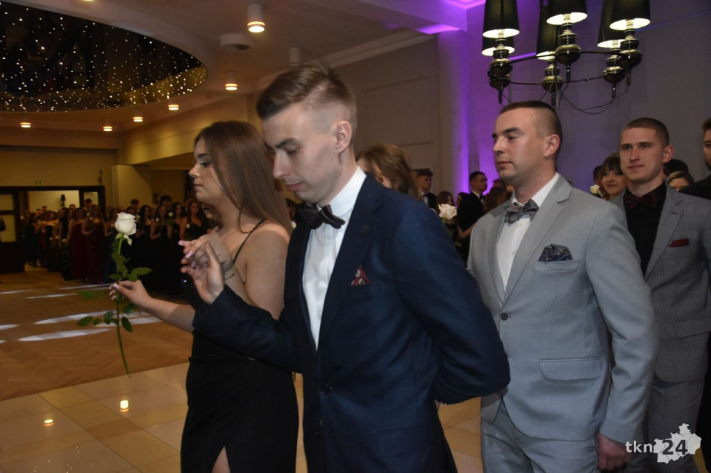 Maturzyści z Ekonomika bawili się podczas ostatniej studniówki w tym roku [wideo, zdjęcia]