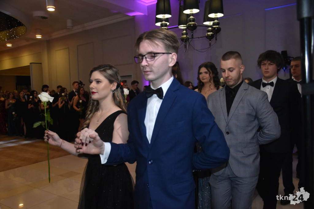 Maturzyści z Ekonomika bawili się podczas ostatniej studniówki w tym roku [wideo, zdjęcia]