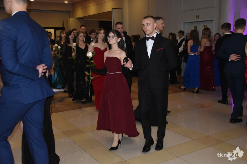 Maturzyści z Ekonomika bawili się podczas ostatniej studniówki w tym roku [wideo, zdjęcia]