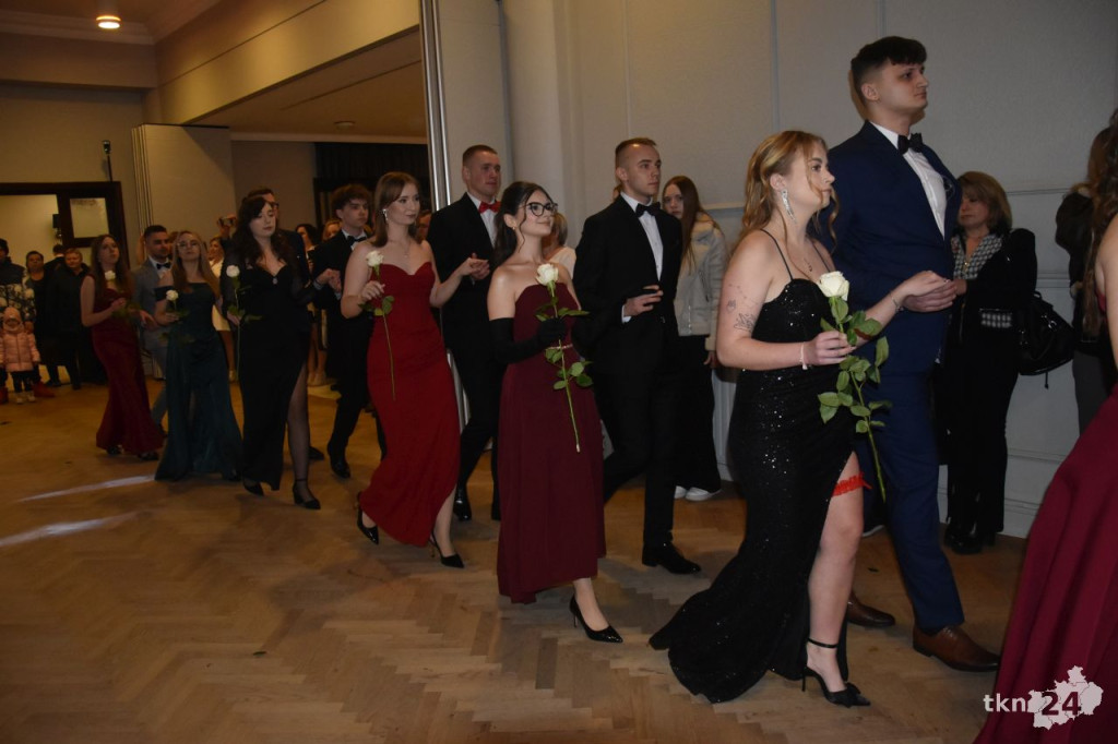 Maturzyści z Ekonomika bawili się podczas ostatniej studniówki w tym roku [wideo, zdjęcia]