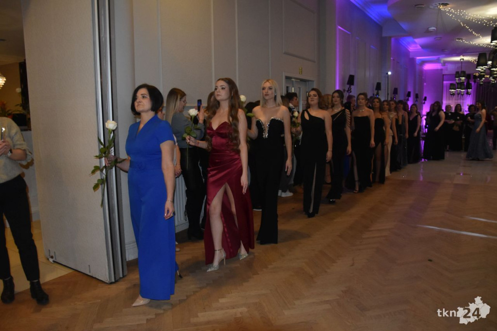 Maturzyści z Ekonomika bawili się podczas ostatniej studniówki w tym roku [wideo, zdjęcia]