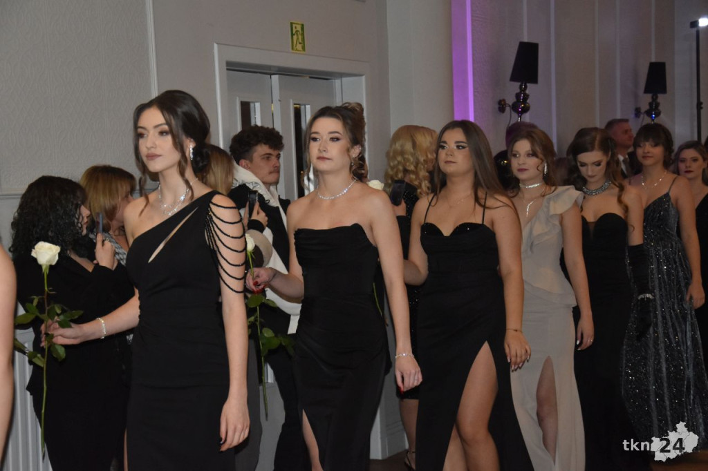Maturzyści z Ekonomika bawili się podczas ostatniej studniówki w tym roku [wideo, zdjęcia]