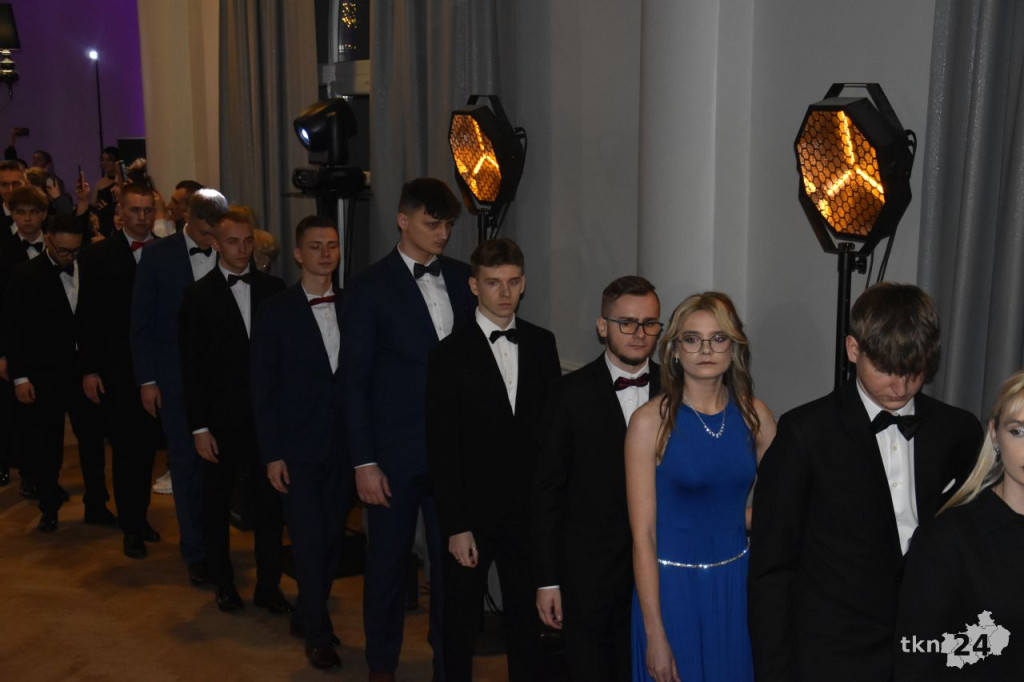 Maturzyści z Ekonomika bawili się podczas ostatniej studniówki w tym roku [wideo, zdjęcia]