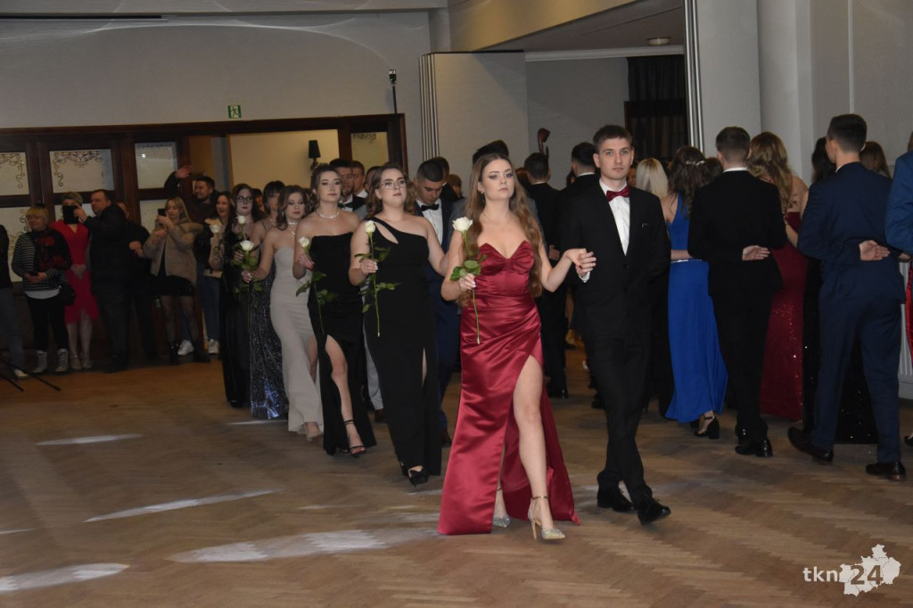 Maturzyści z Ekonomika bawili się podczas ostatniej studniówki w tym roku [wideo, zdjęcia]