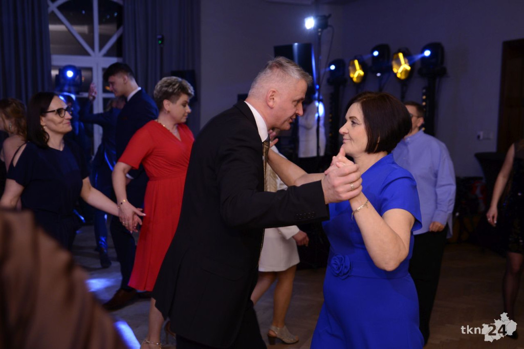 Maturzyści z Ekonomika bawili się podczas ostatniej studniówki w tym roku [wideo, zdjęcia]