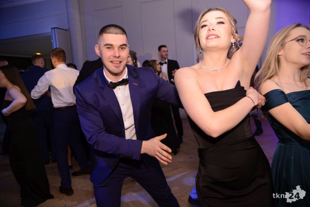 Maturzyści z Ekonomika bawili się podczas ostatniej studniówki w tym roku [wideo, zdjęcia]