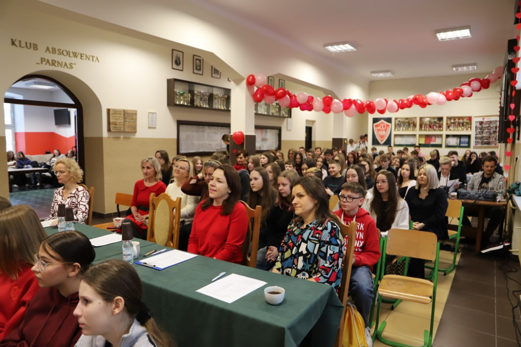 Obcojęzyczne śpiewanie w I LO w Końskich [wideo, zdjęcia]