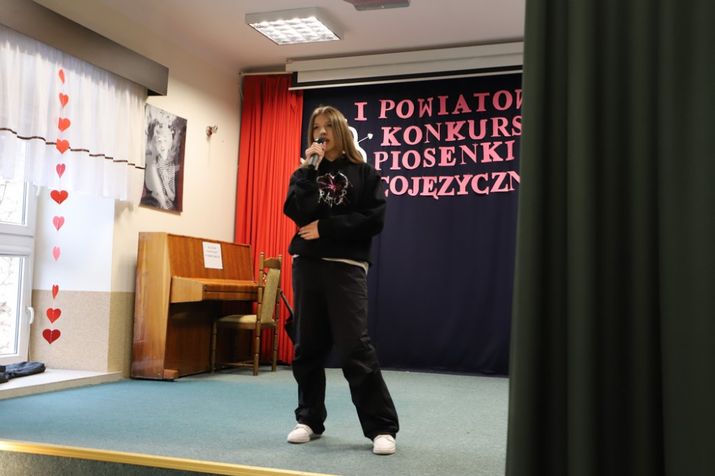 Obcojęzyczne śpiewanie w I LO w Końskich [wideo, zdjęcia]