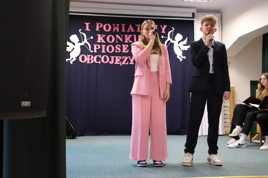 Obcojęzyczne śpiewanie w I LO w Końskich [wideo, zdjęcia]