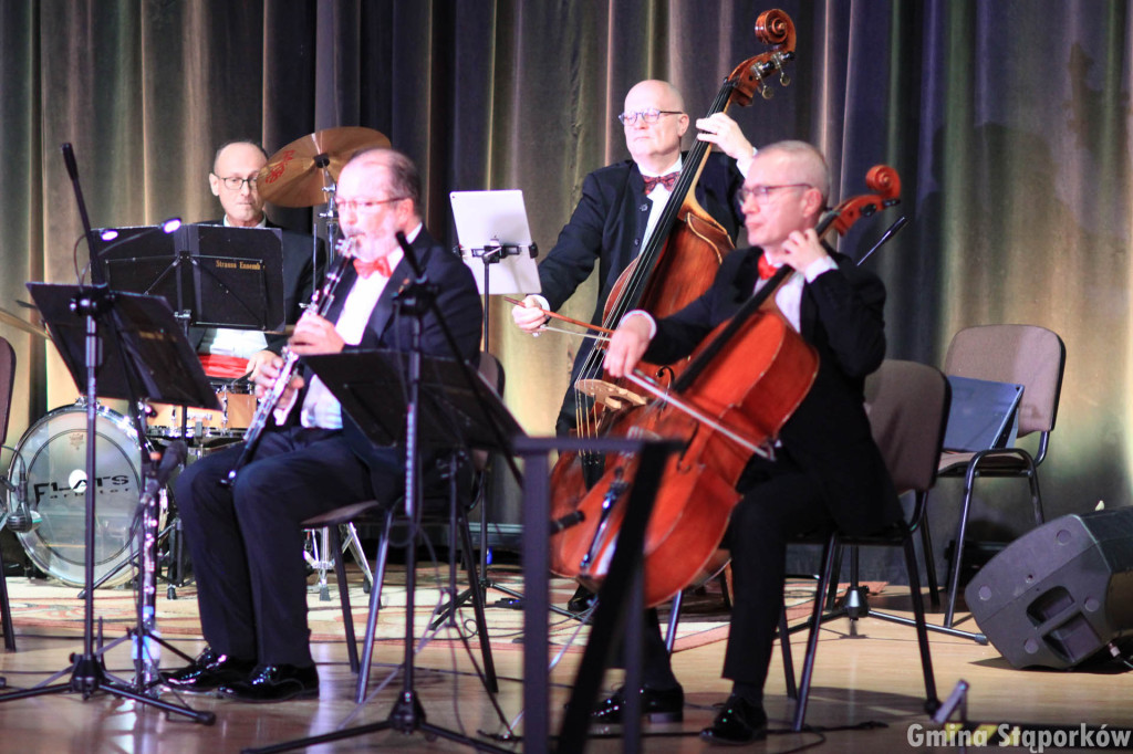 Miłość to niebo na ziemi. Wyjątkowy koncert w Stąporkowie [zdjęcia]