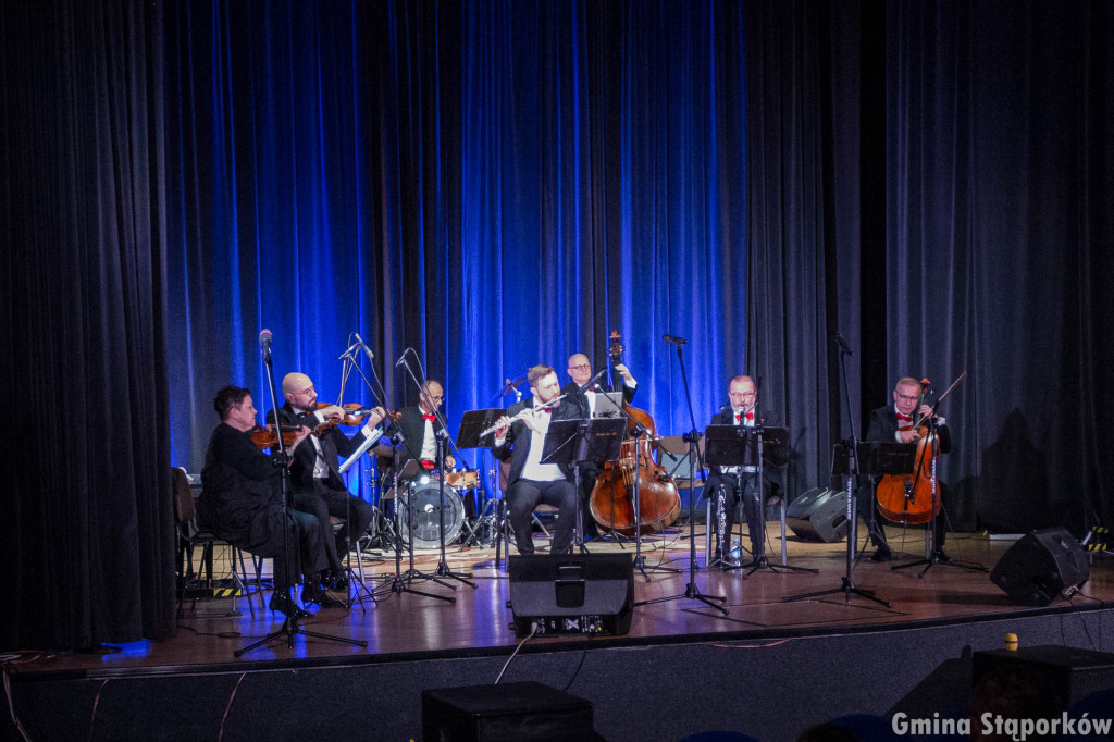 Miłość to niebo na ziemi. Wyjątkowy koncert w Stąporkowie [zdjęcia]