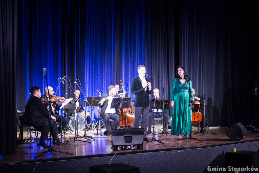 Miłość to niebo na ziemi. Wyjątkowy koncert w Stąporkowie [zdjęcia]