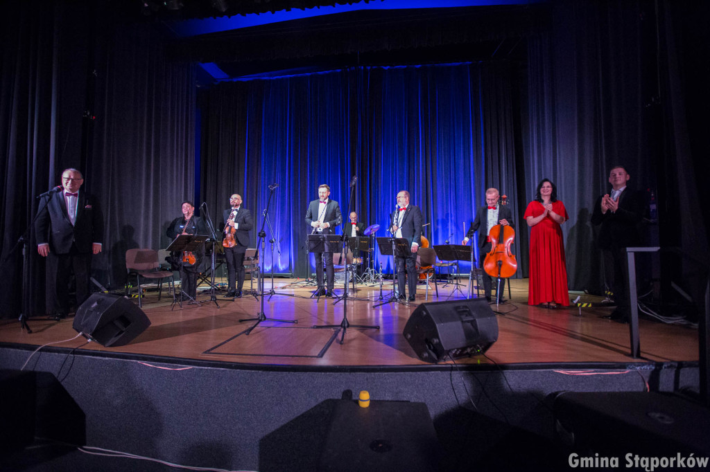 Miłość to niebo na ziemi. Wyjątkowy koncert w Stąporkowie [zdjęcia]