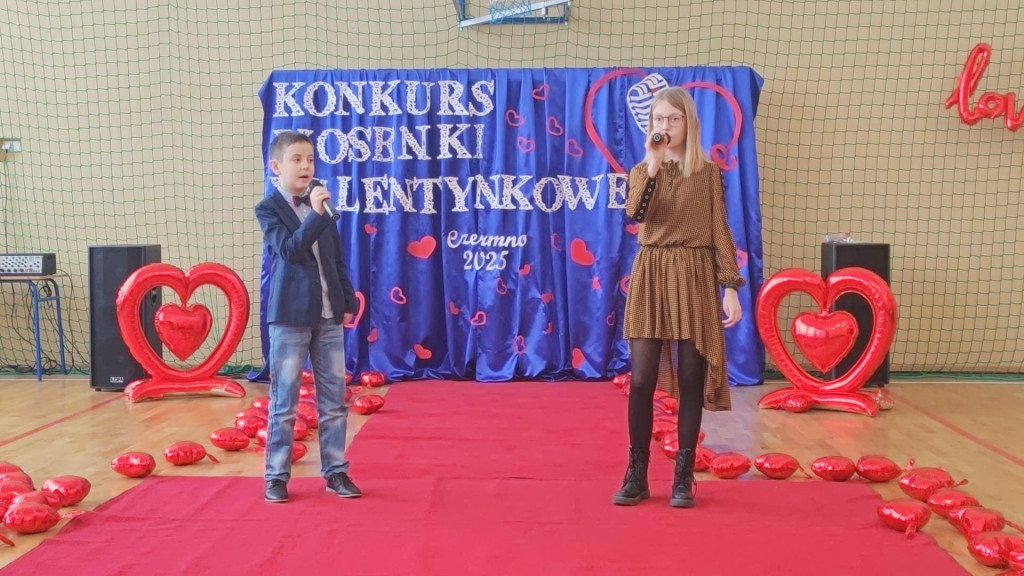 Konkurs walentynkowy w Czermnie. Uczniowie śpiewali piosenki o miłości [wideo, zdjęcia]
