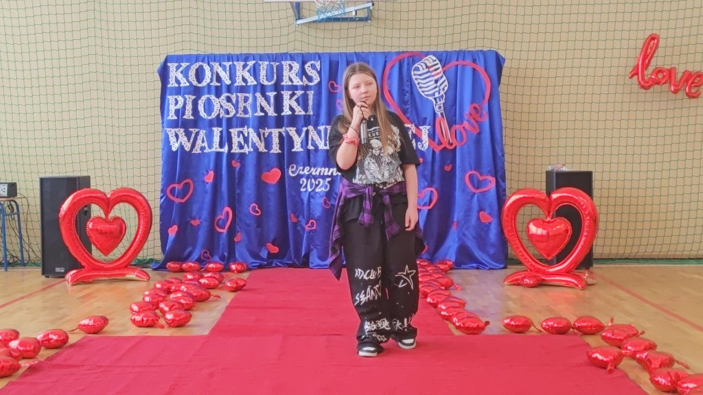 Konkurs walentynkowy w Czermnie. Uczniowie śpiewali piosenki o miłości [wideo, zdjęcia]