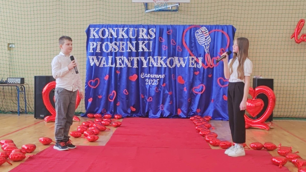 Konkurs walentynkowy w Czermnie. Uczniowie śpiewali piosenki o miłości [wideo, zdjęcia]