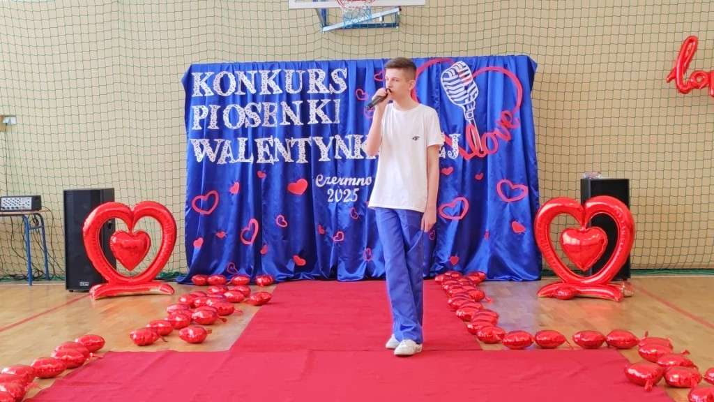 Konkurs walentynkowy w Czermnie. Uczniowie śpiewali piosenki o miłości [wideo, zdjęcia]