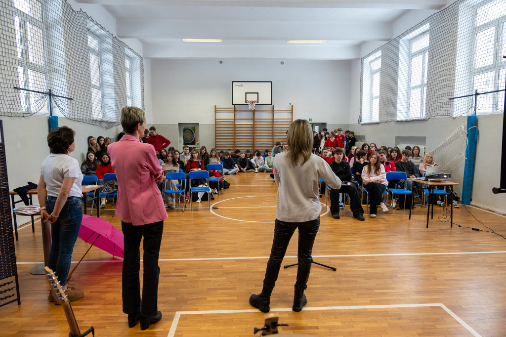 W Nowym Ogólniaku edukowali o profilaktyce raka piersi i zbierali środki dla Alli [zdjęcia]