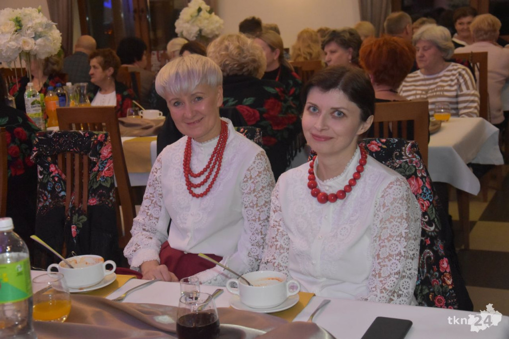 Gospodynie wiejskie z gminy Gowarczów integrowały się podczas I Przeglądu KGW [WIDEO]