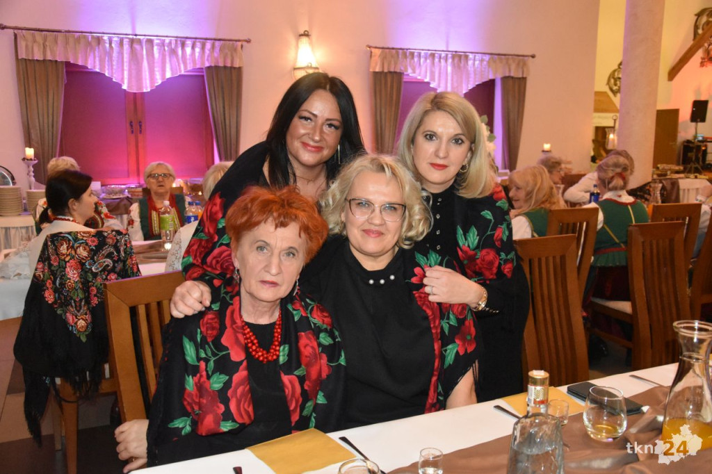 Gospodynie wiejskie z gminy Gowarczów integrowały się podczas I Przeglądu KGW [WIDEO]