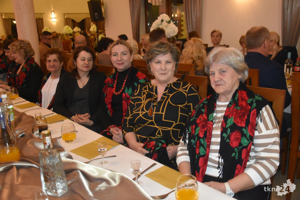 Gospodynie wiejskie z gminy Gowarczów integrowały się podczas I Przeglądu KGW [WIDEO]