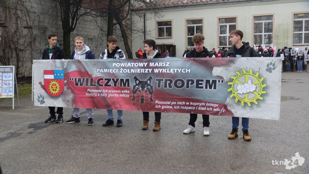 Kilkaset osób wzięło udział w VI Powiatowym Marszu Pamięci Żołnierzy Wyklętych [wideo, zdjęcia]