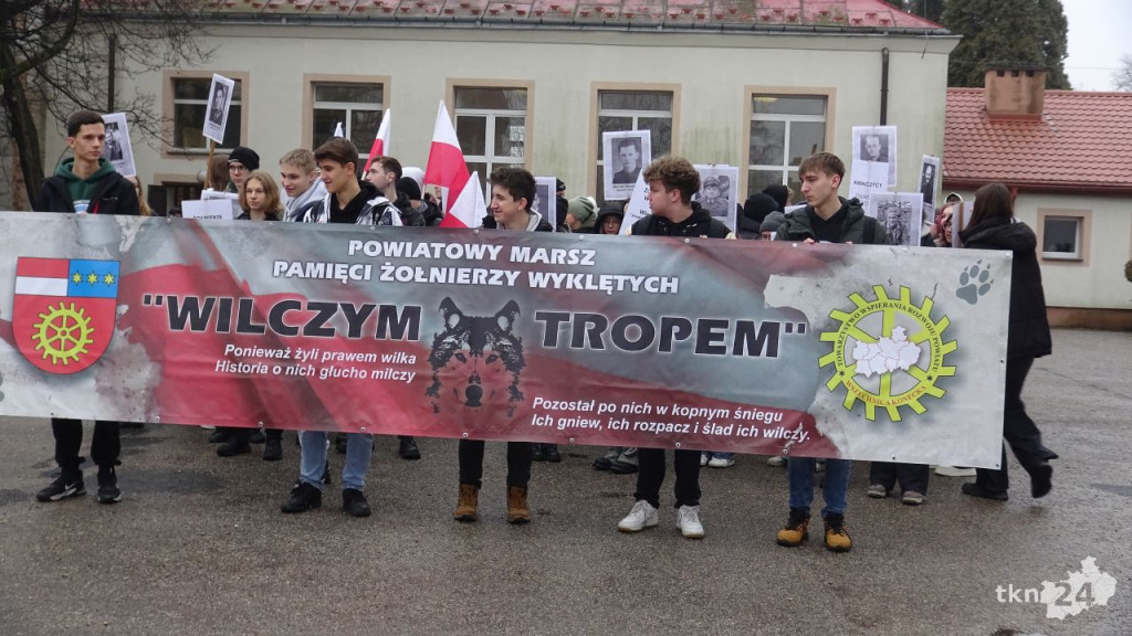 Kilkaset osób wzięło udział w VI Powiatowym Marszu Pamięci Żołnierzy Wyklętych [wideo, zdjęcia]