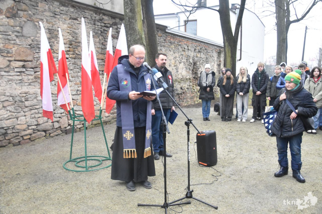 Gmina Końskie upamiętniła Żołnierzy Wyklętych podczas uroczystości i marszobiegu [wideo, zdjęcia]