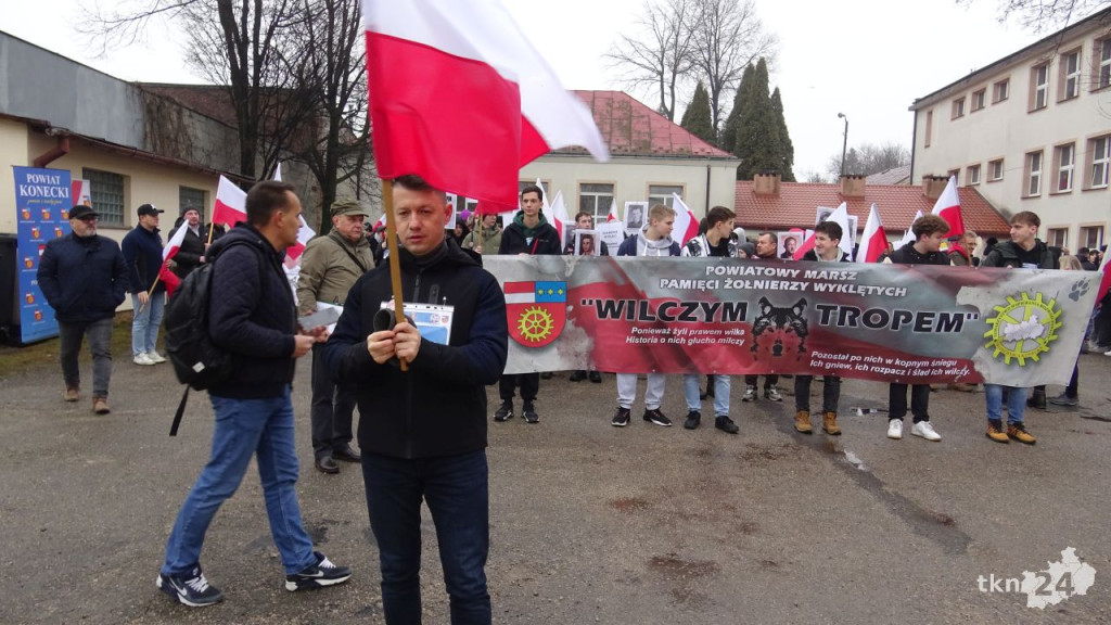 Kilkaset osób wzięło udział w VI Powiatowym Marszu Pamięci Żołnierzy Wyklętych [wideo, zdjęcia]