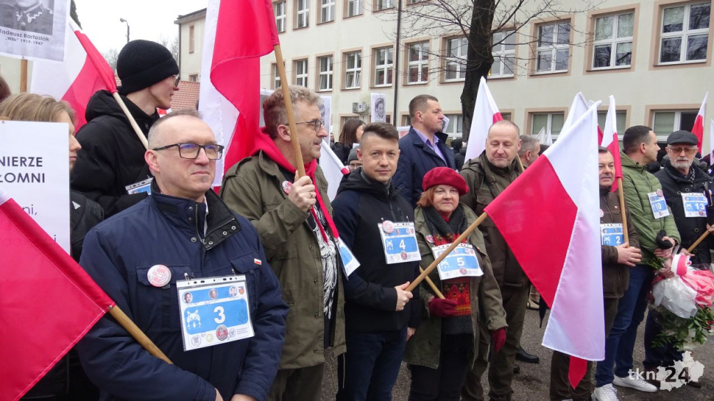Kilkaset osób wzięło udział w VI Powiatowym Marszu Pamięci Żołnierzy Wyklętych [wideo, zdjęcia]