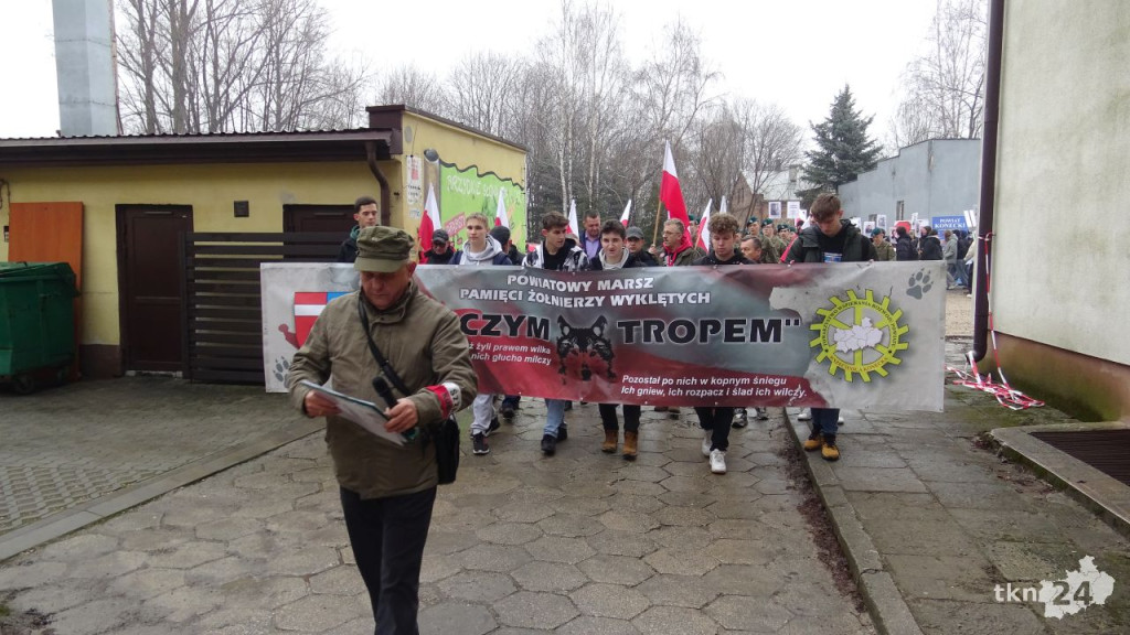 Kilkaset osób wzięło udział w VI Powiatowym Marszu Pamięci Żołnierzy Wyklętych [wideo, zdjęcia]