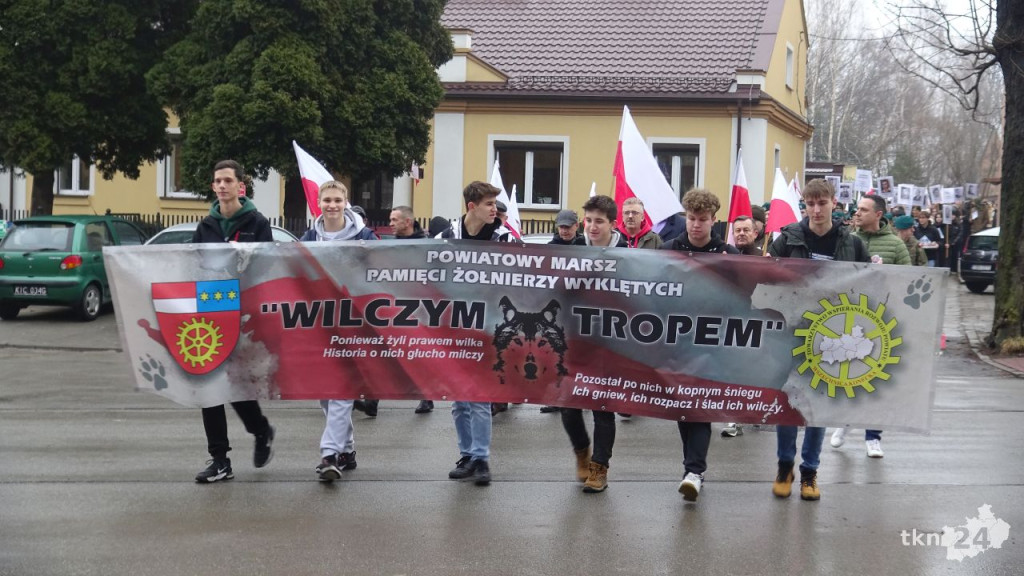 Kilkaset osób wzięło udział w VI Powiatowym Marszu Pamięci Żołnierzy Wyklętych [wideo, zdjęcia]