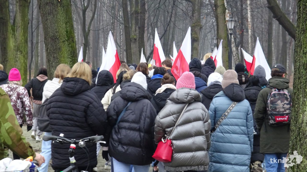 Kilkaset osób wzięło udział w VI Powiatowym Marszu Pamięci Żołnierzy Wyklętych [wideo, zdjęcia]
