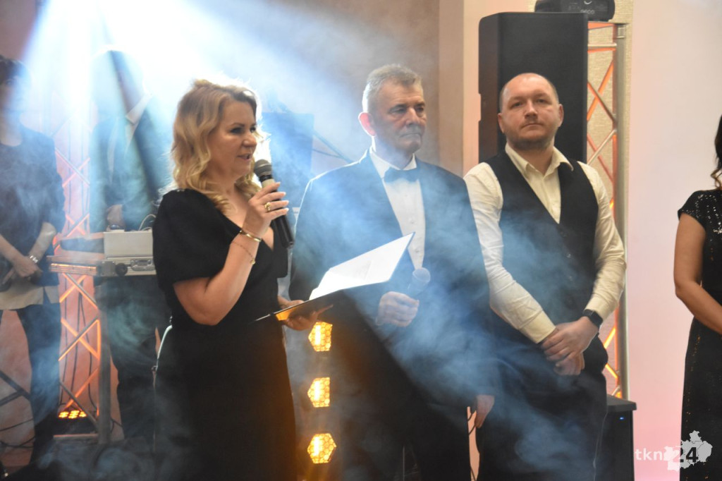 Przyjaciele `Mechanika` bawili się i pomagali podczas balu charytatywnego [wideo, zdjęcia]