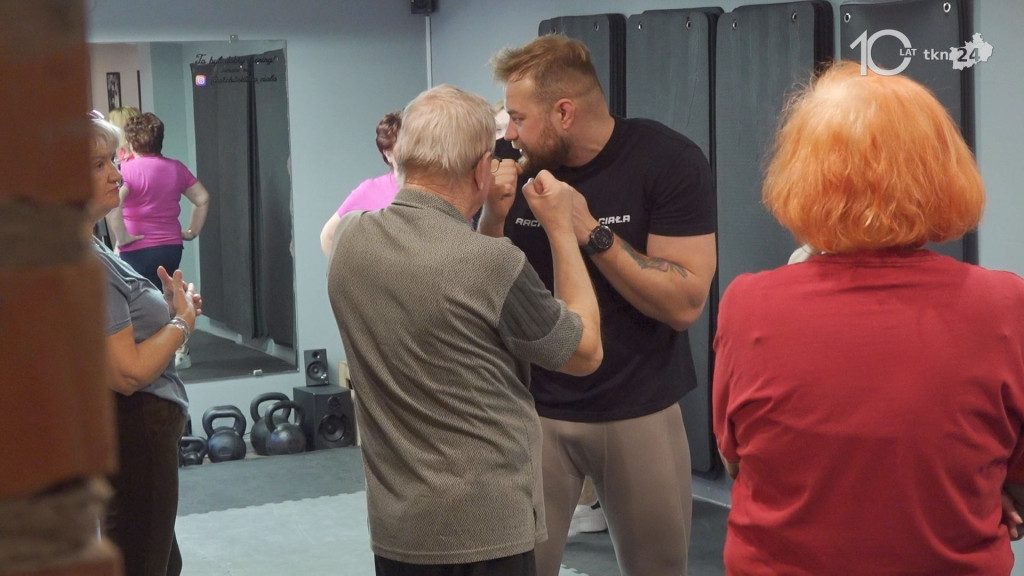 Samoobrona dla seniorów. Ciekawe zajęcia w Architekturze Ciała [wideo, zdjęcia]