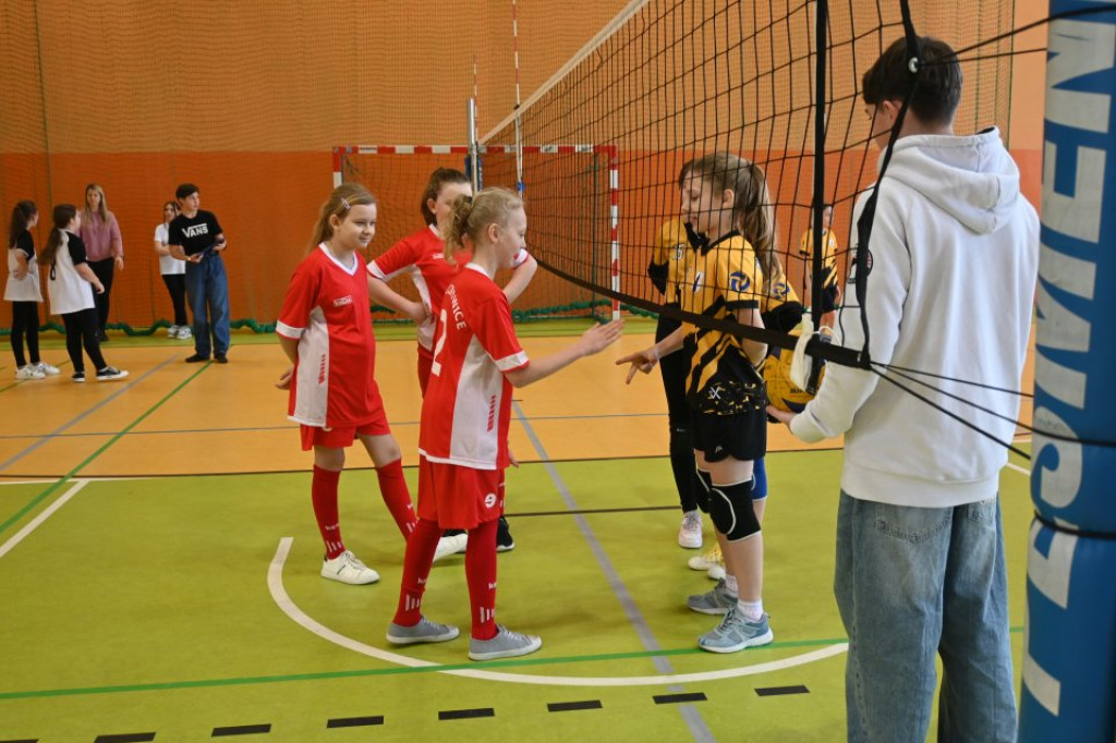 VI Międzyszkolny Festiwal Piłki Siatkowej w Radoszycach [zdjęcia]