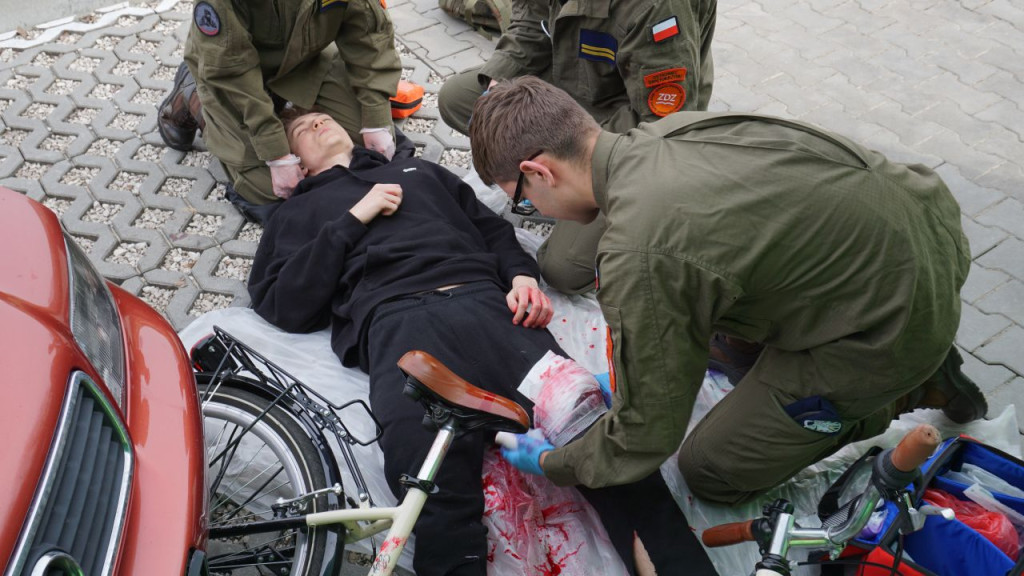 II Międzyszkolny Turniej Pierwszej Pomocy w koneckim ZDZ [zdjęcia]
