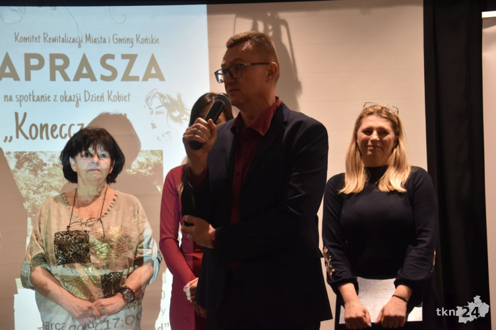 Spotkanie z konecczankami z okazji Dnia Kobiet w Koneckim Centrum Kultury [wideo, zdjęcia]