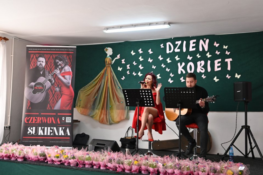 W Pilczycy obchodzili Dzień Kobiet z zespołem Karla [zdjęcia]